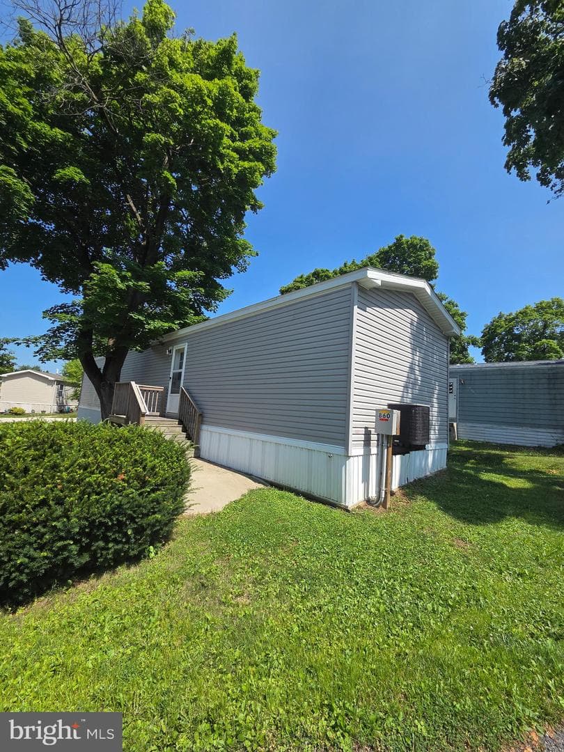 860 Latshaw Road photo 4