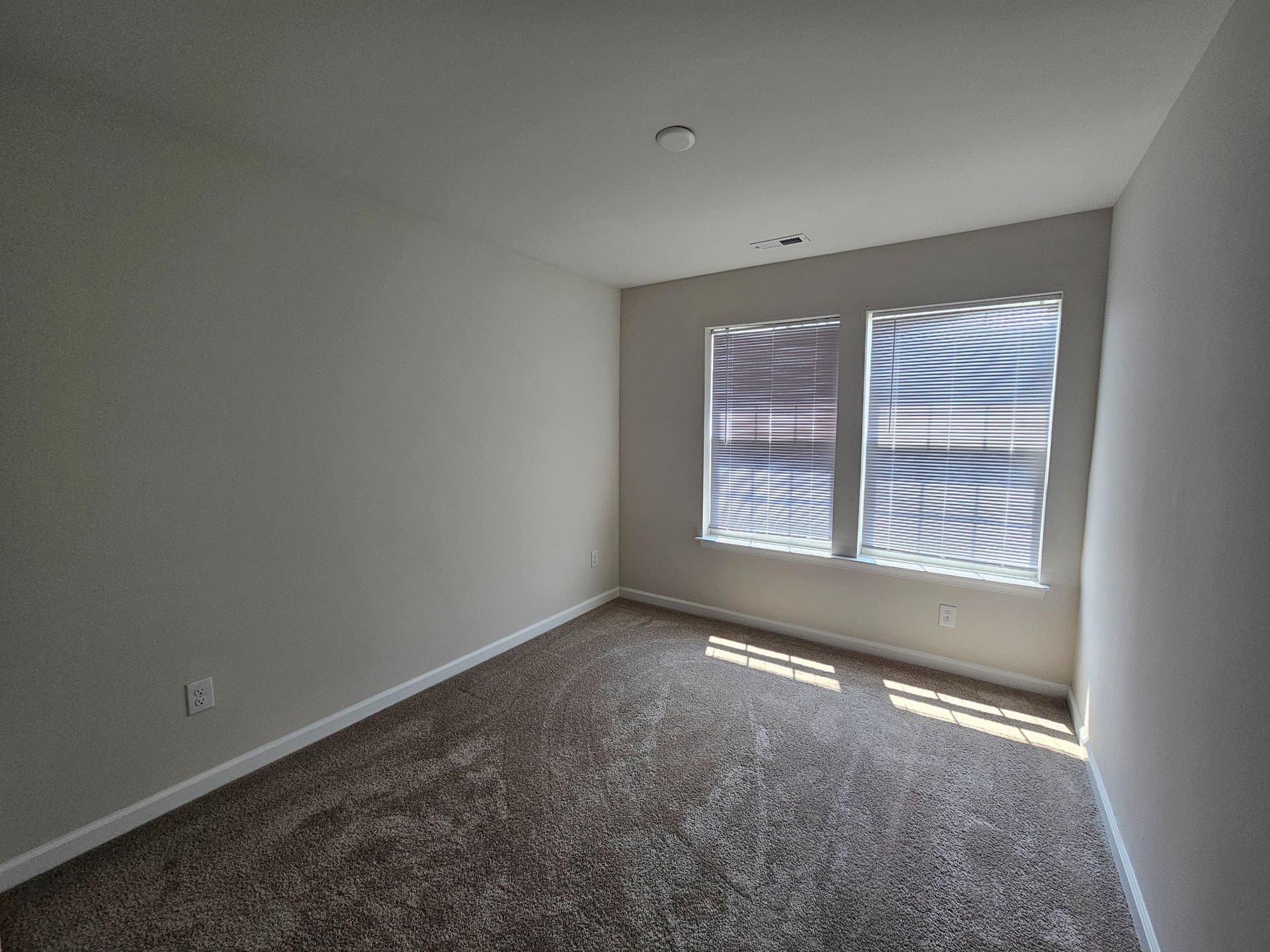 386 Trego Avenue photo 13