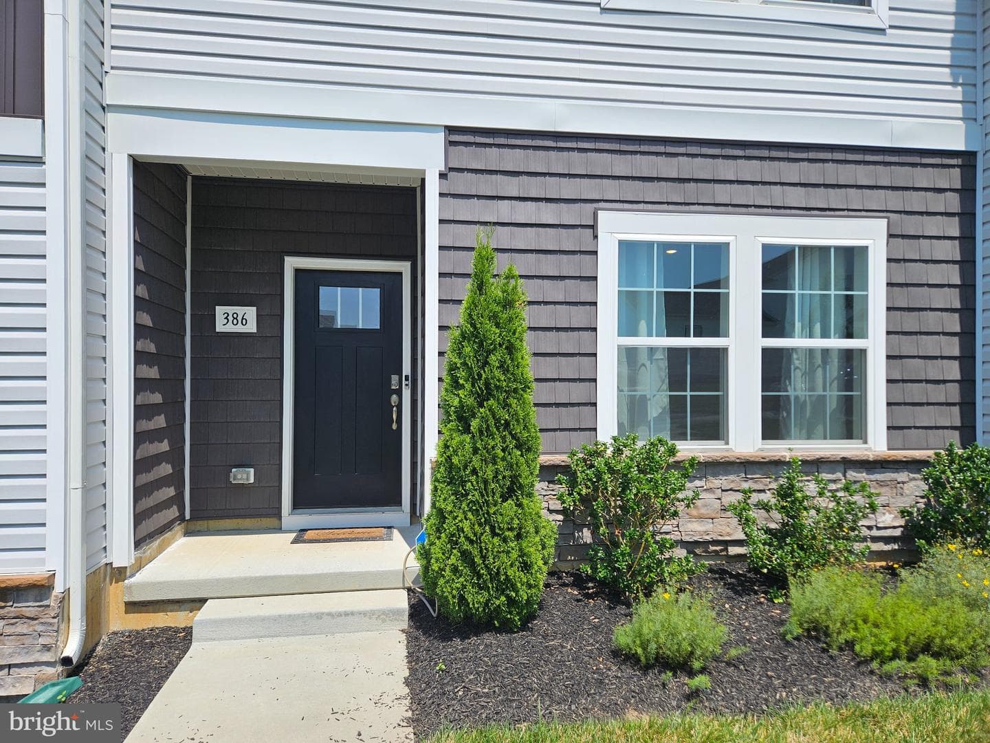 386 Trego Avenue photo 2