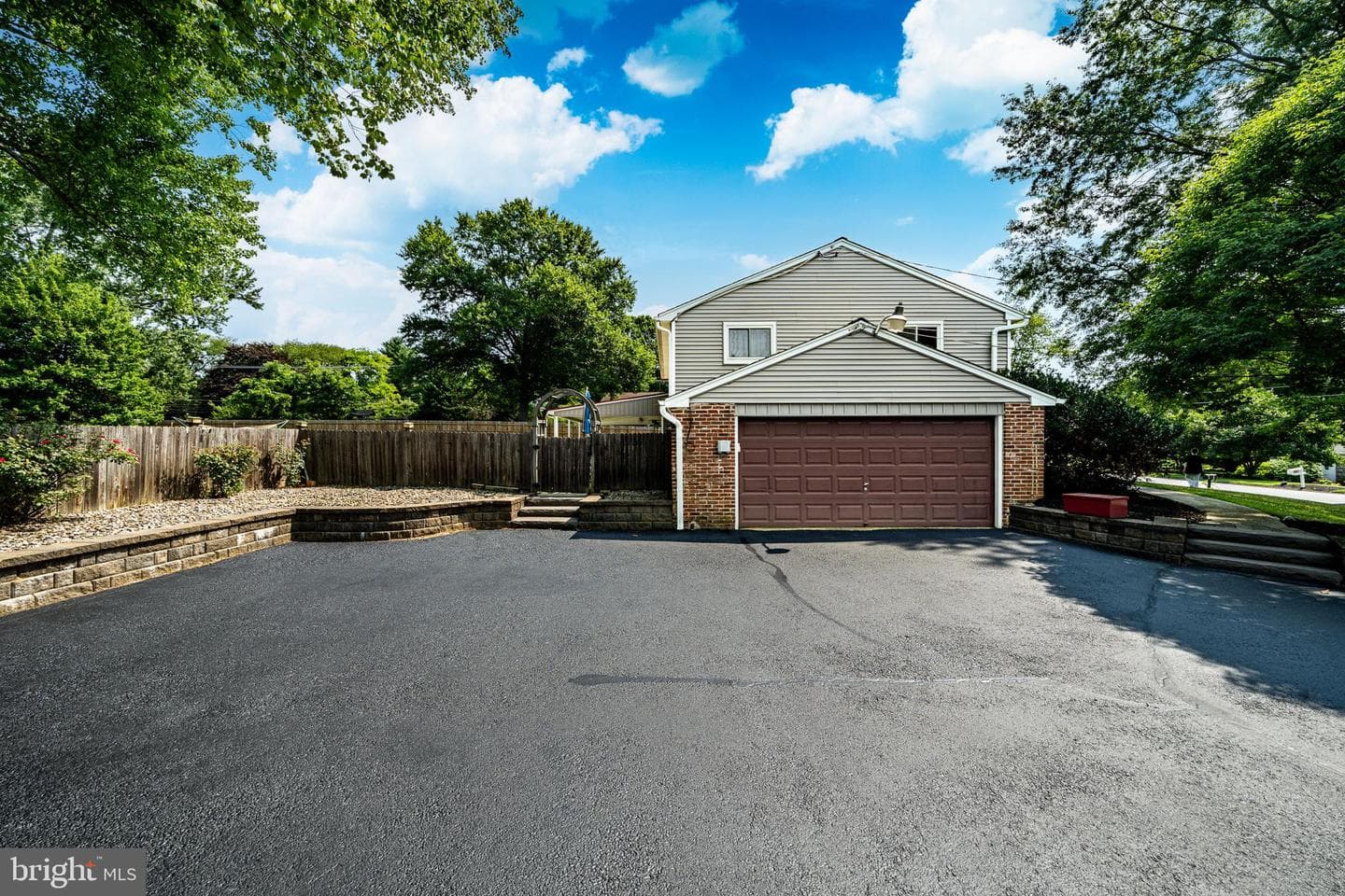 1443 Heather Lane photo 3