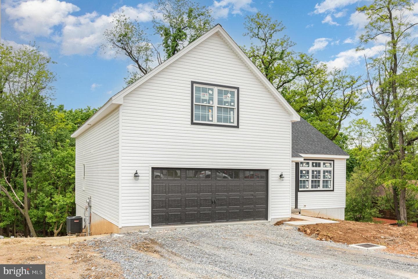 467 Kelker St photo 3
