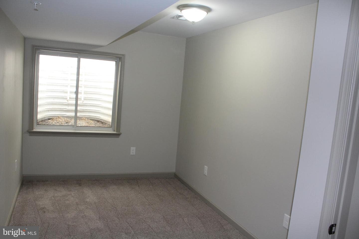 246 Hummel Street photo 25