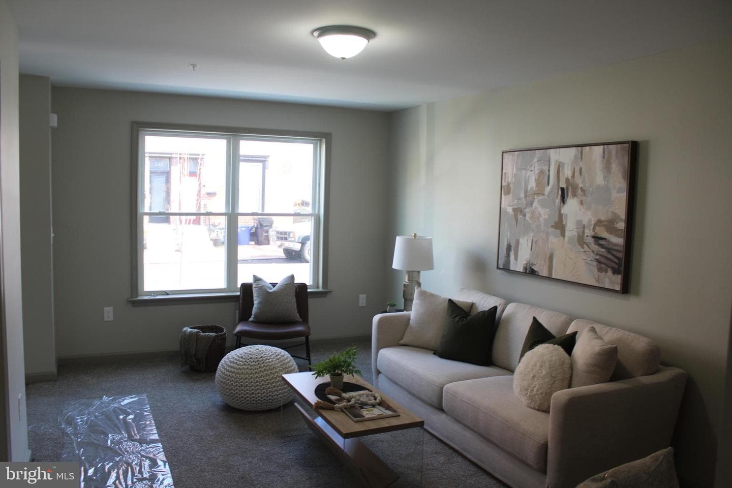 246 Hummel Street photo 8