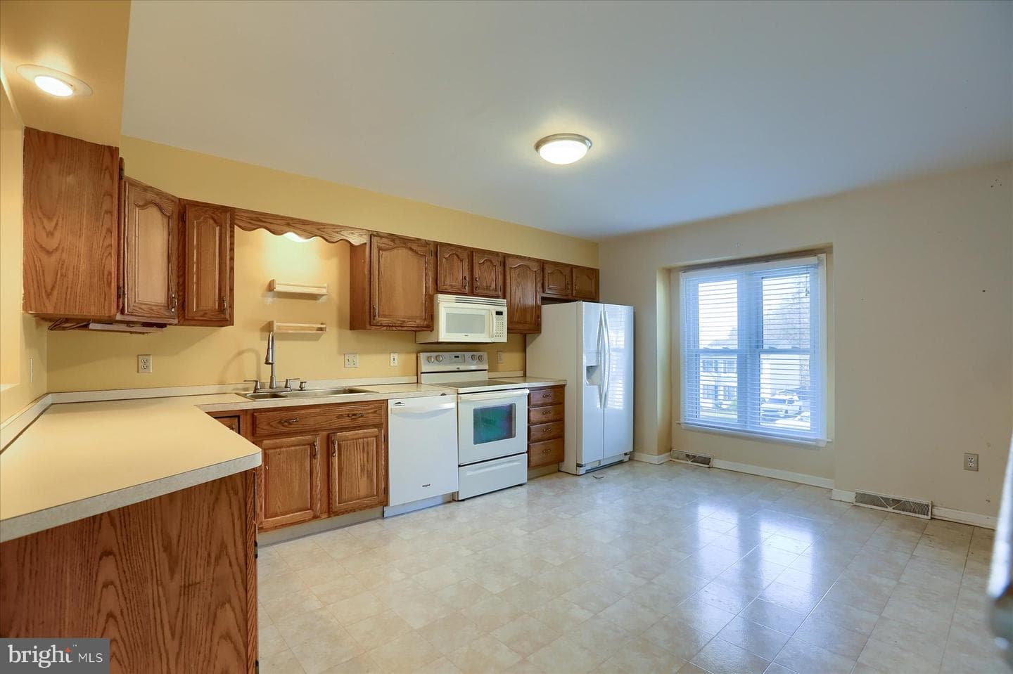 265 Worcester Avenue photo 11