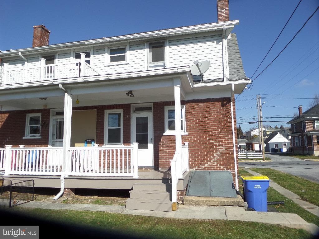 176 E Emaus Street photo 2