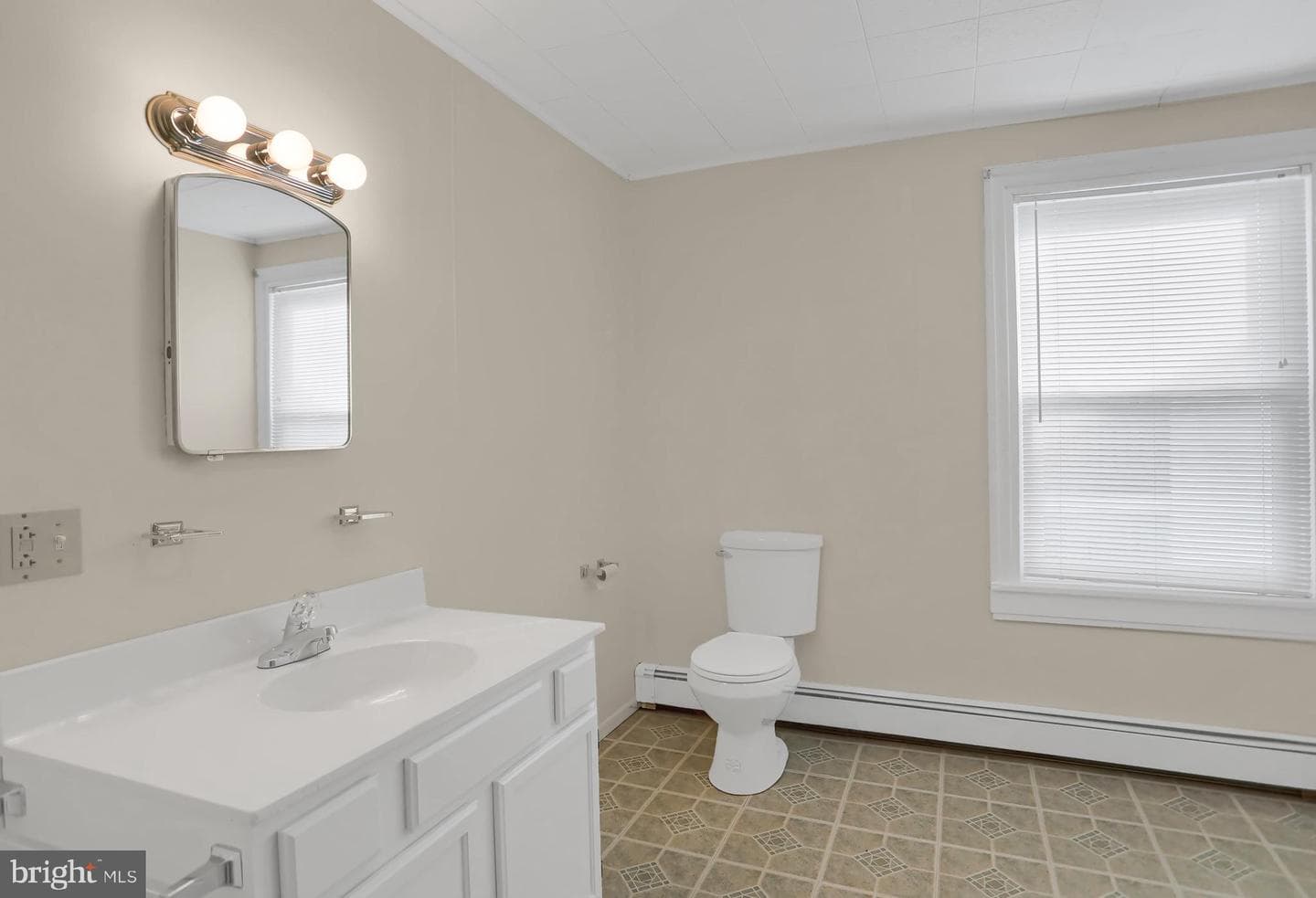 226 Armstrong Street photo 25