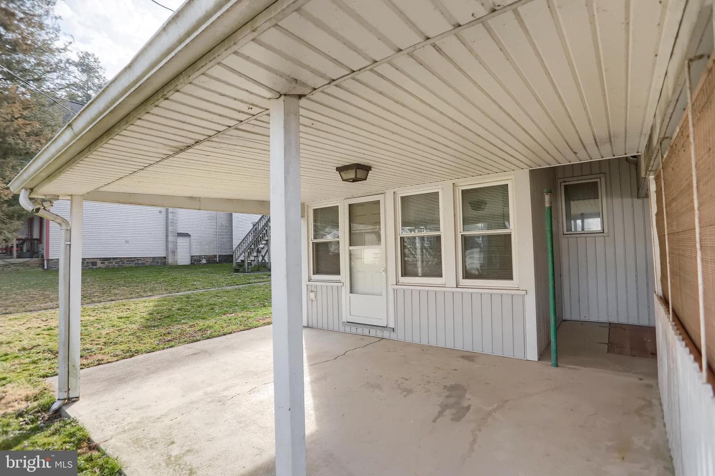 226 Armstrong Street photo 34
