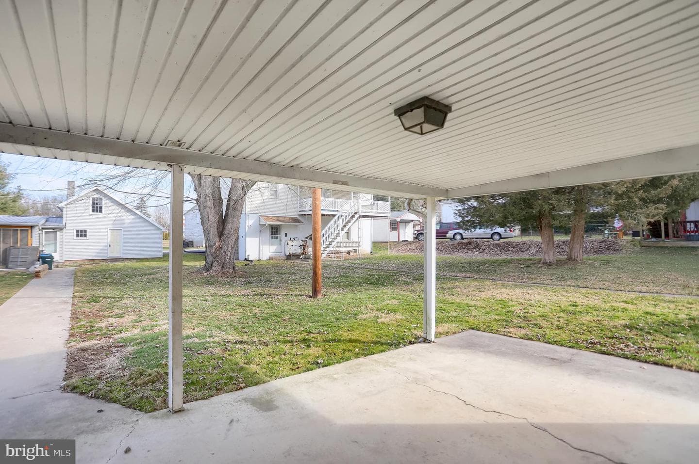 226 Armstrong Street photo 36
