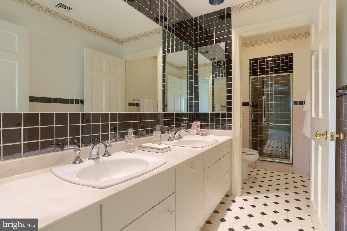 12 Spring Creek Manor photo 27
