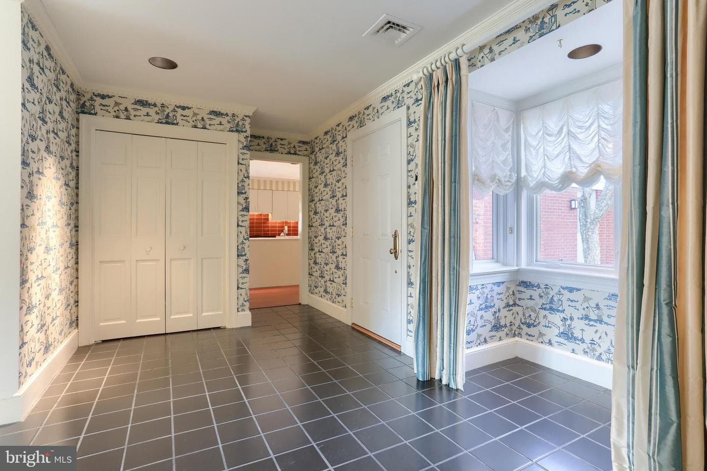 12 Spring Creek Manor photo 4