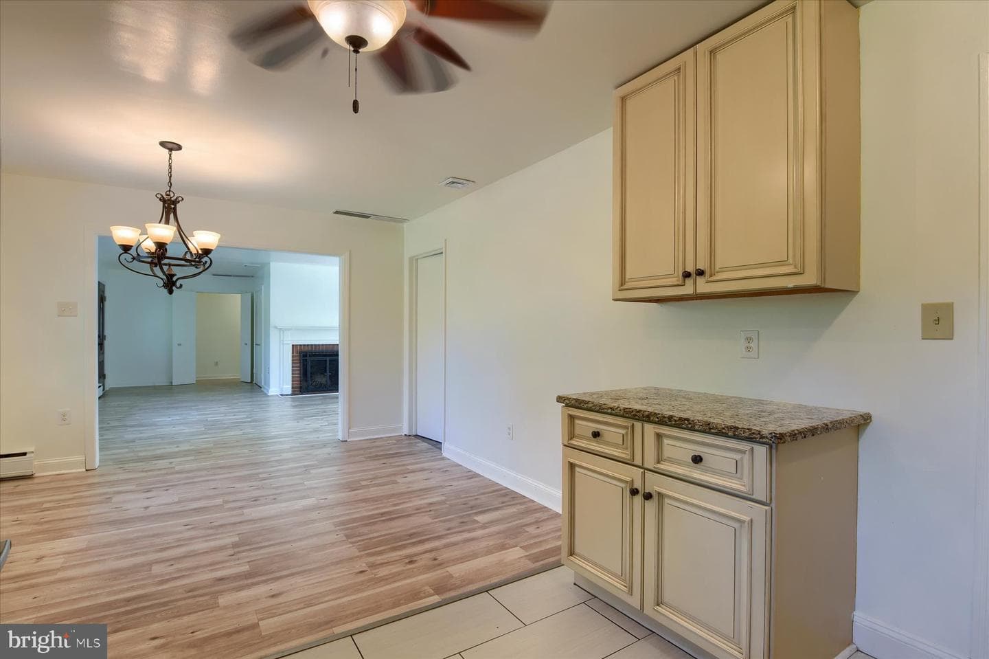 4301 Lakeview Road photo 6