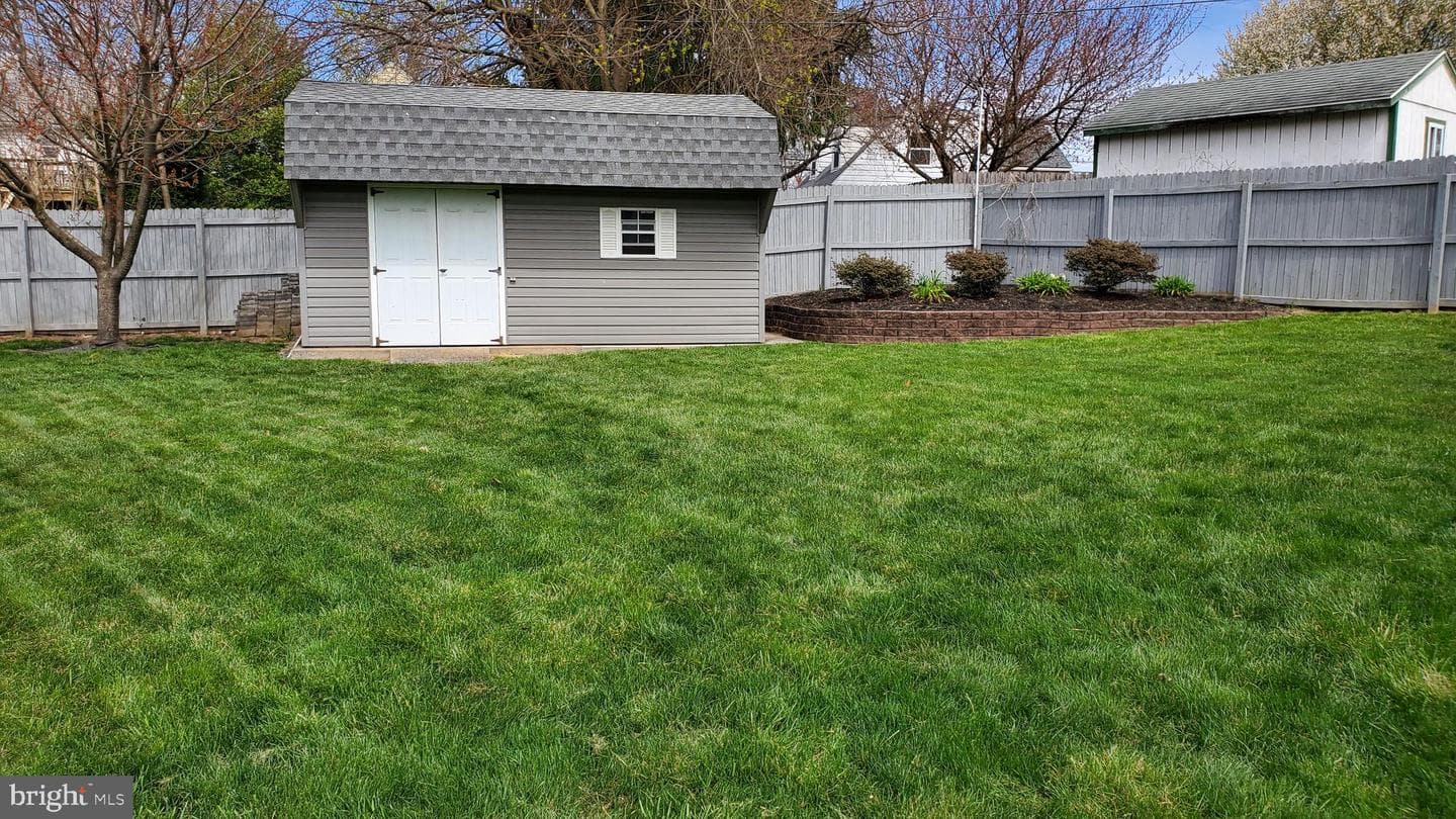 6 Garden Circle photo 22