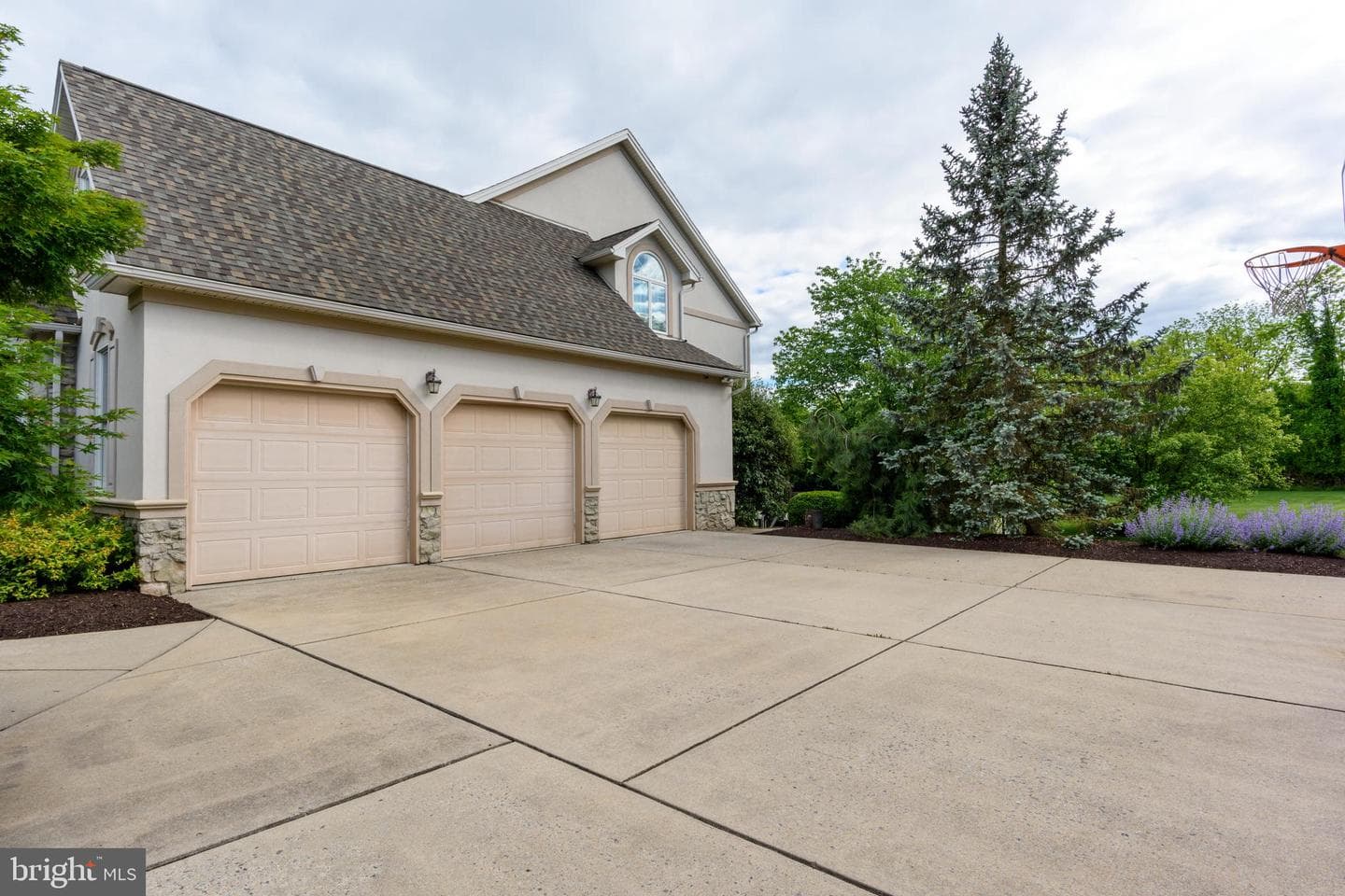 2316 Abbey Lane photo 5