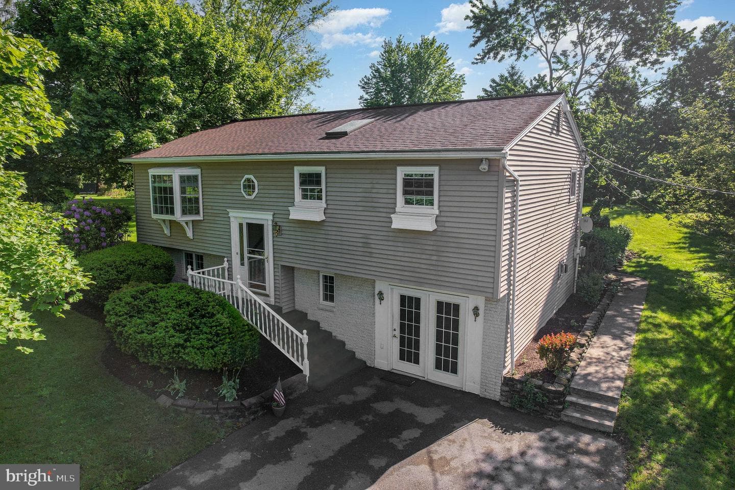 417 Bolton Drive photo 3