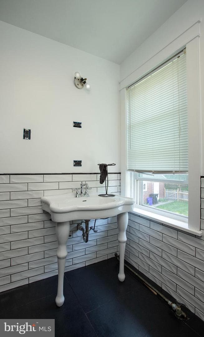 2407 Market Street photo 16