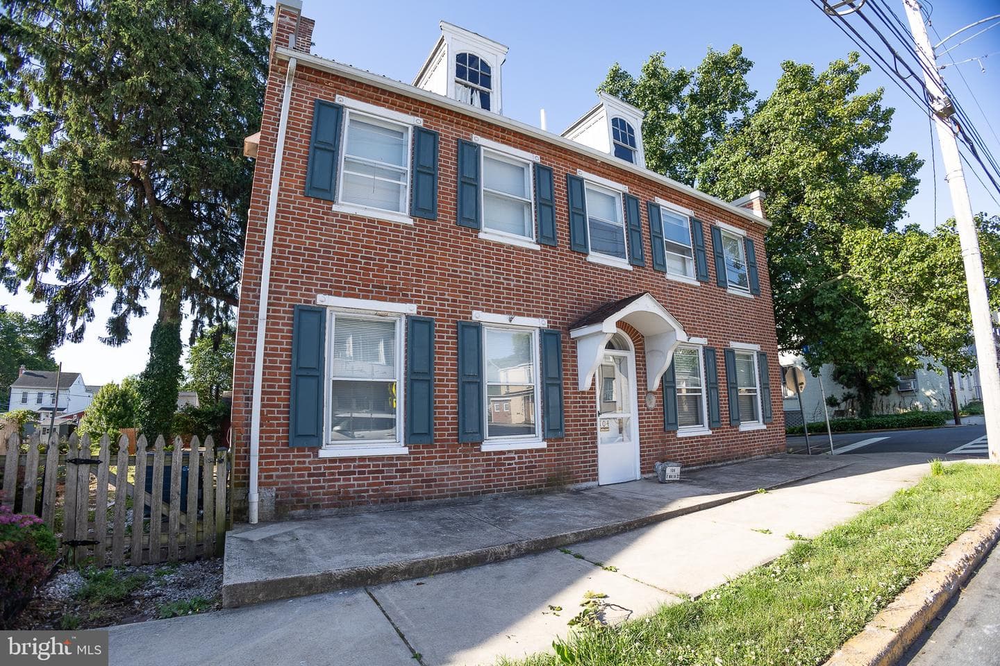 104 E Main Street photo 11