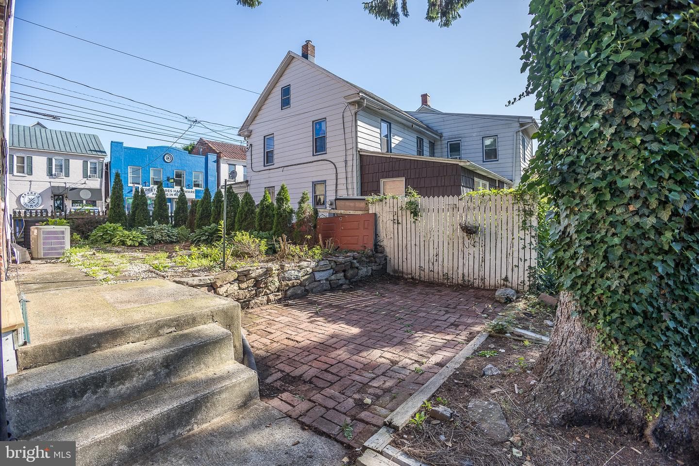104 E Main Street photo 32