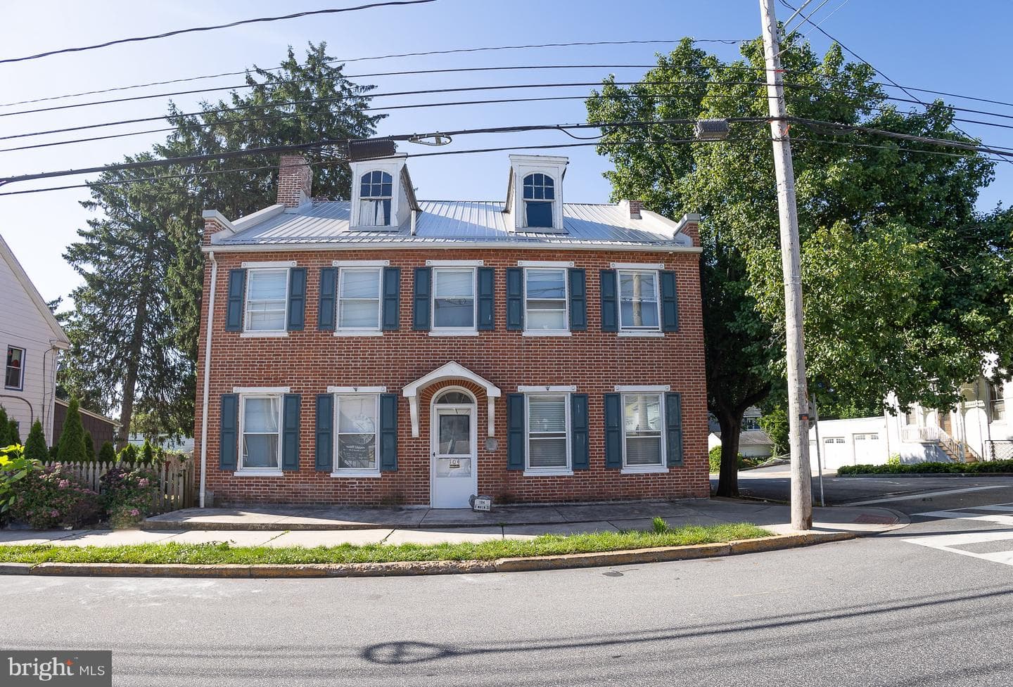 104 E Main Street photo 6