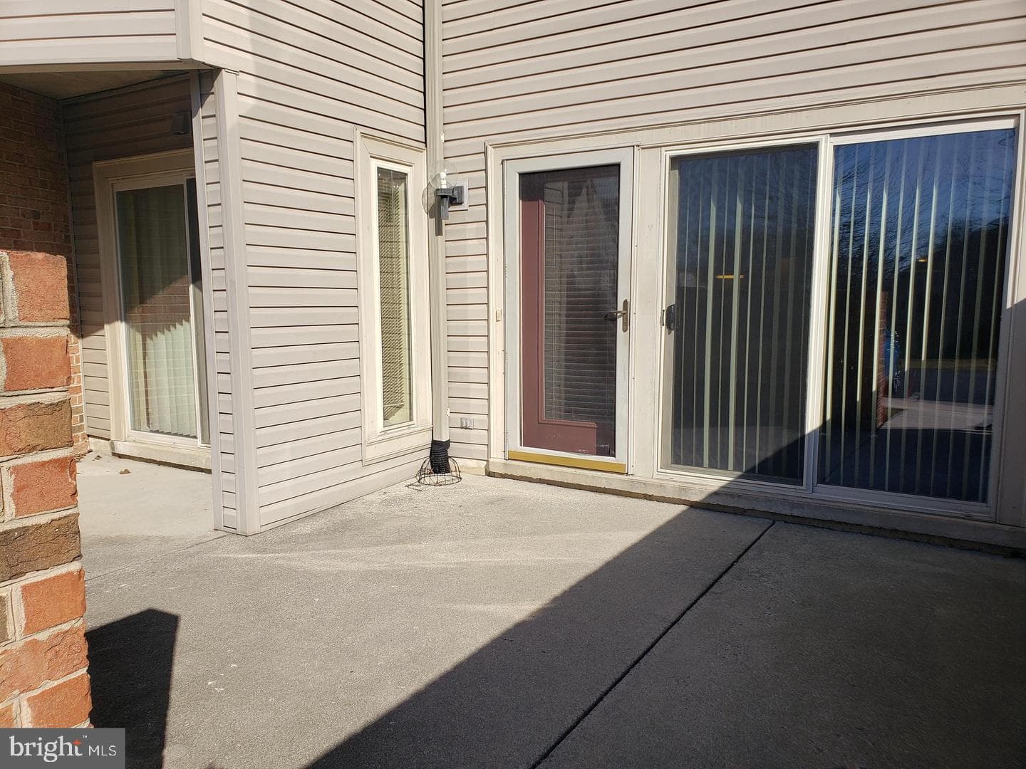 4637 N Progress Avenue photo 2
