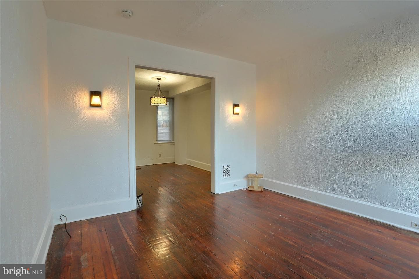 2013 Logan Street photo 2