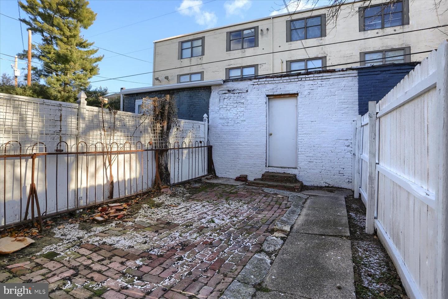 2013 Logan Street photo 24