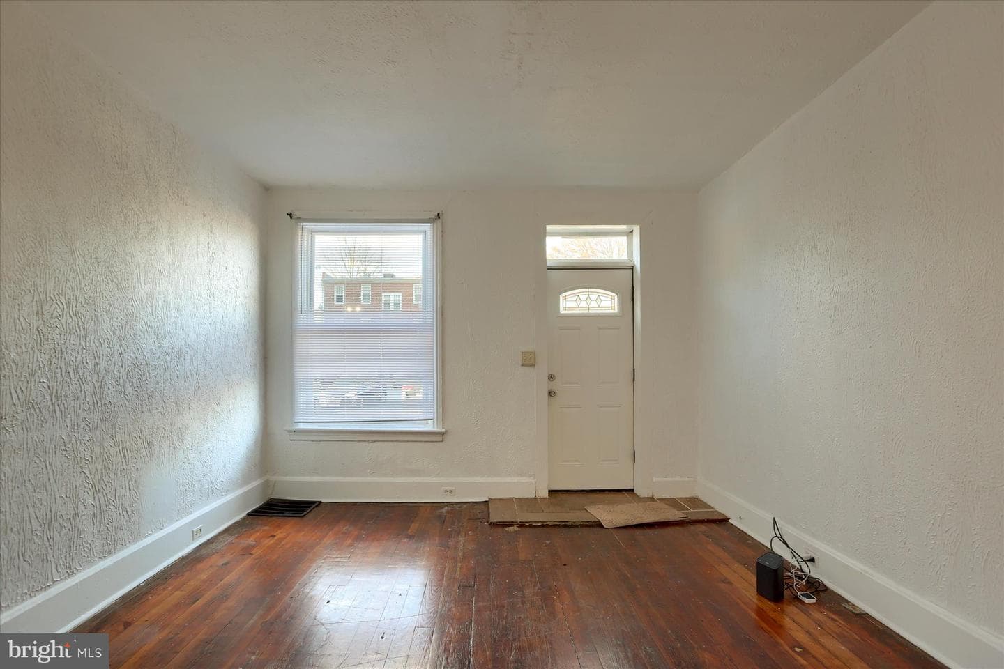 2013 Logan Street photo 3