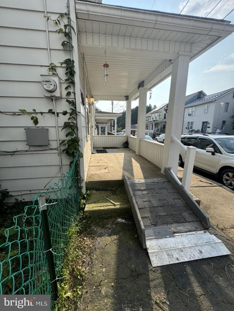 410 Elizabeth Street photo 3