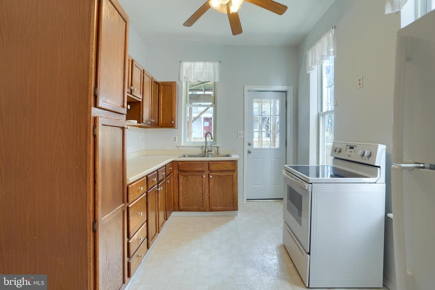 1818 Penn Street photo 7