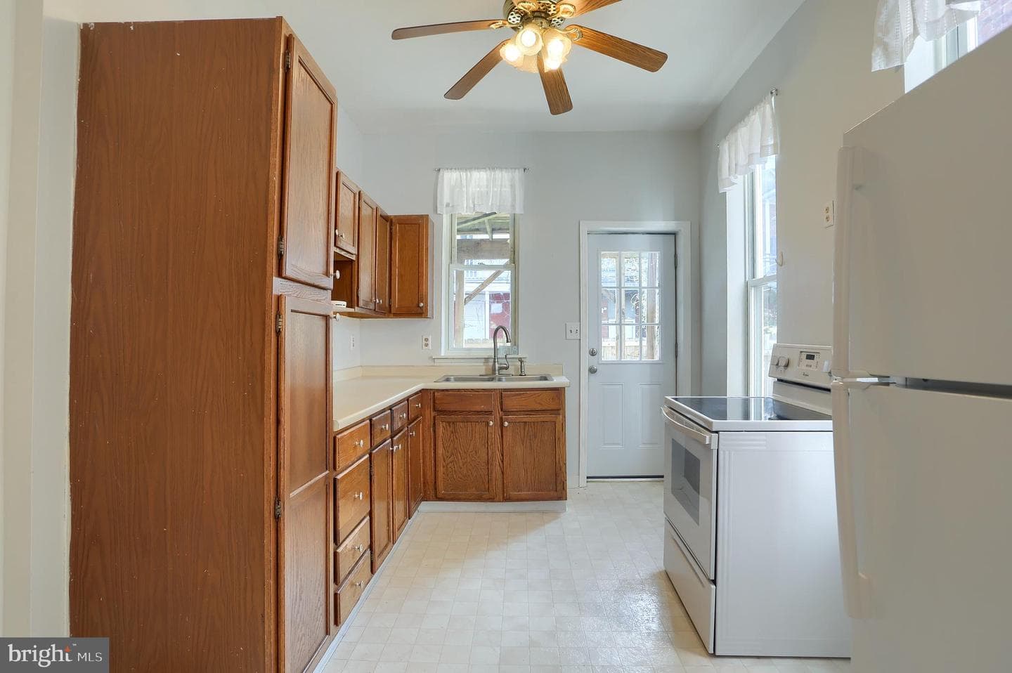 1818 Penn Street photo 8