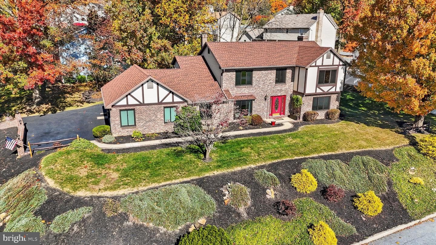 2405 Melbourne Drive photo 4