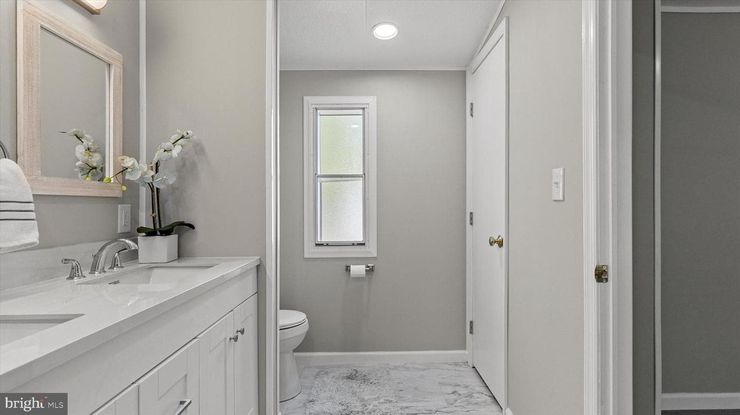 274 Michael Street photo 14