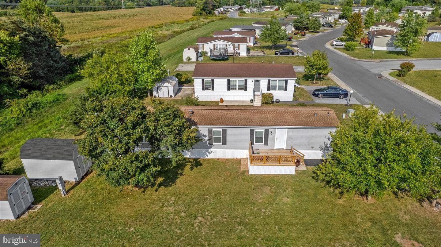 274 Michael Street photo 17