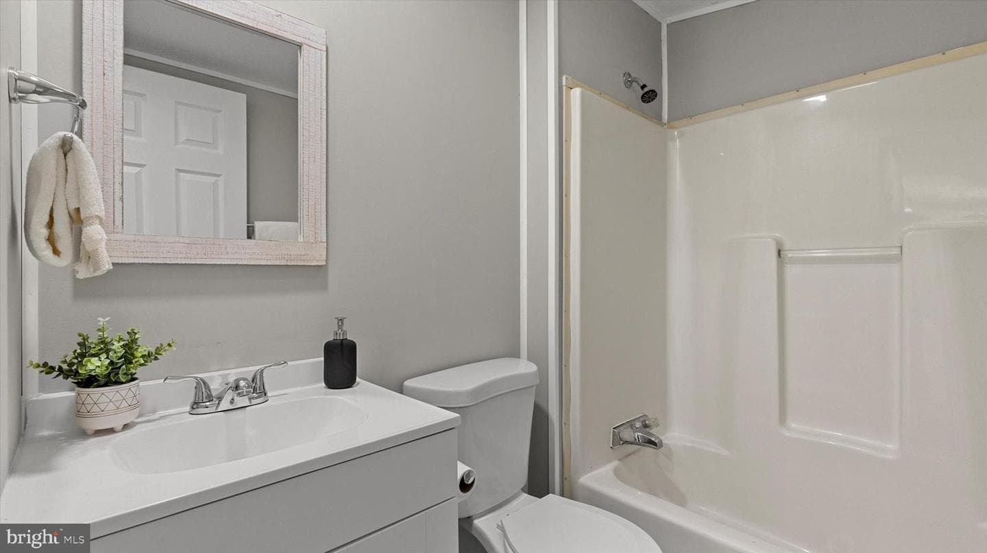 274 Michael Street photo 22