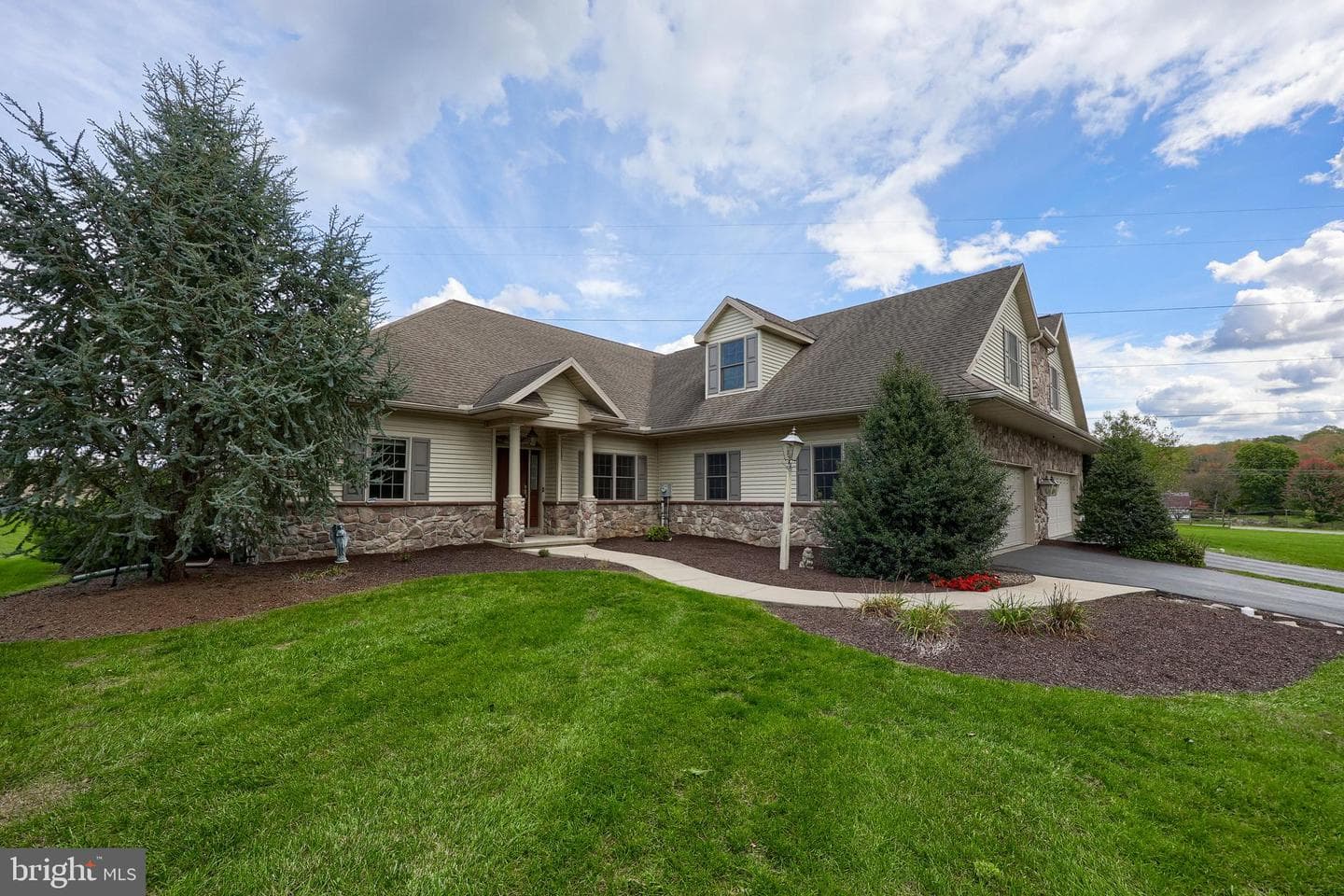 2470 Zell Court photo 44