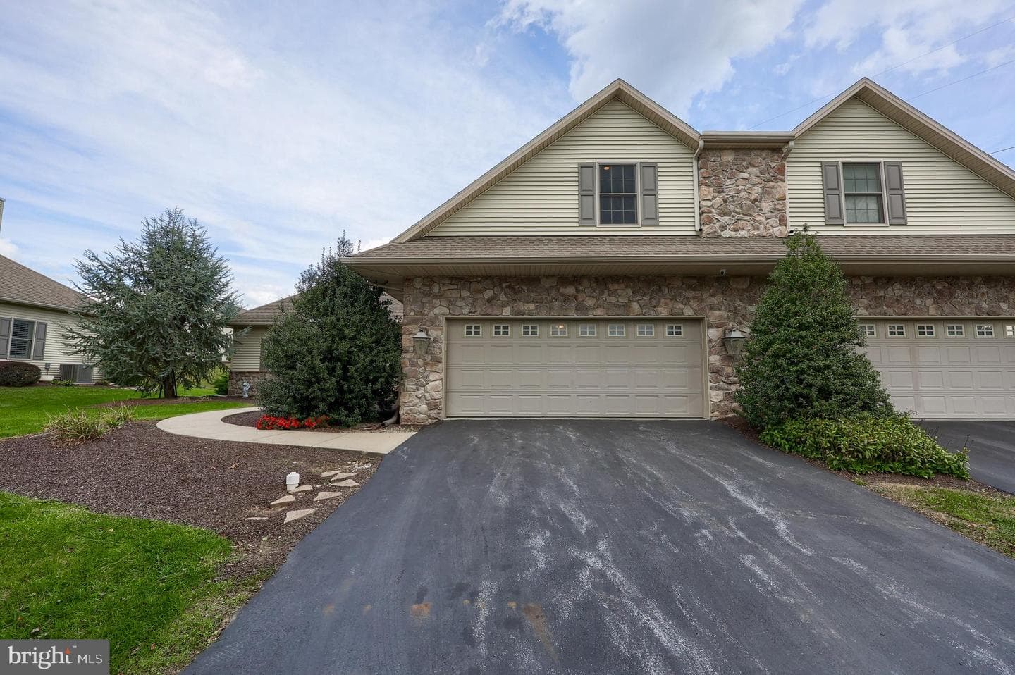 2470 Zell Court photo 45