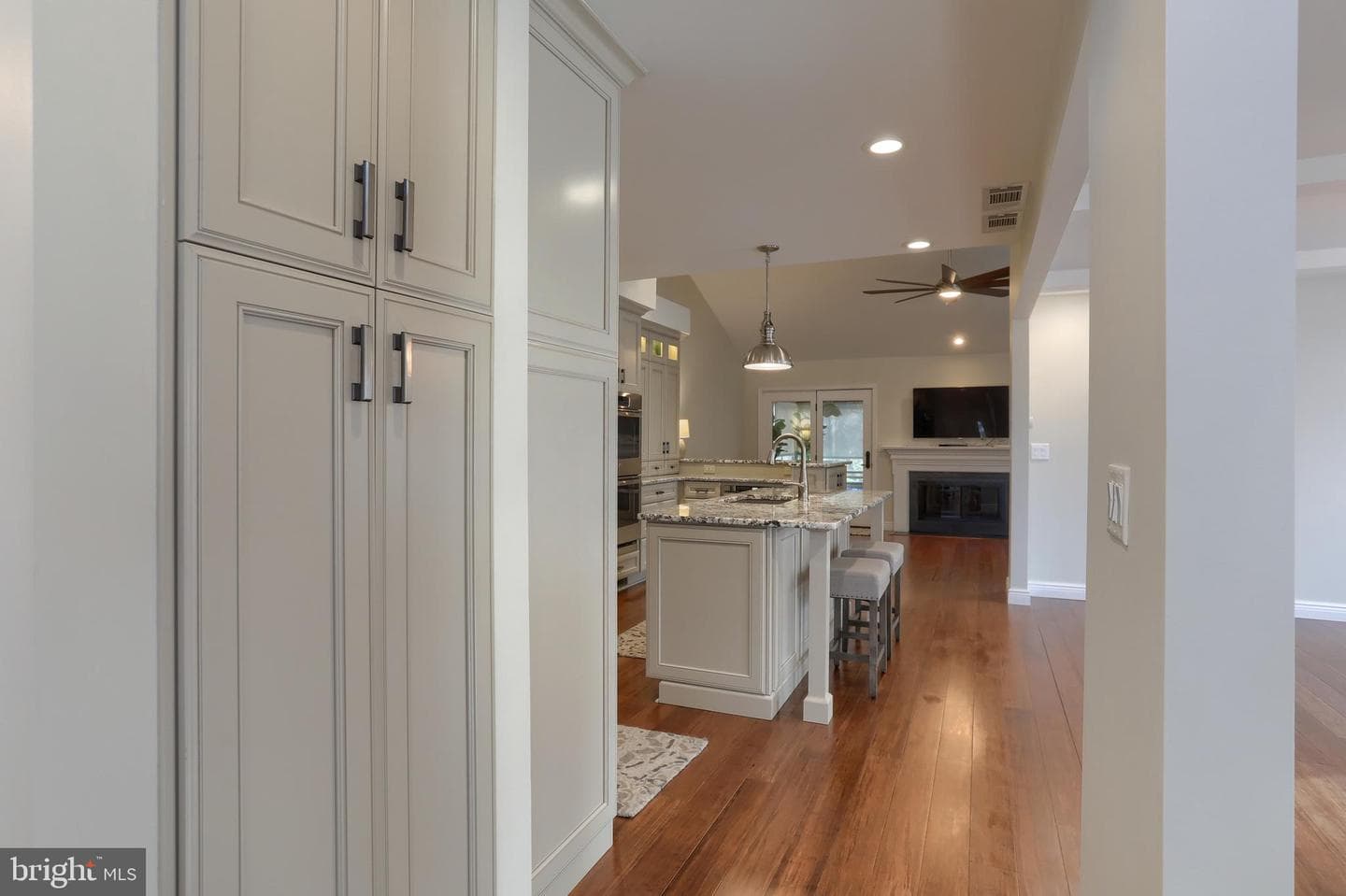 86 Cambridge Drive photo 12