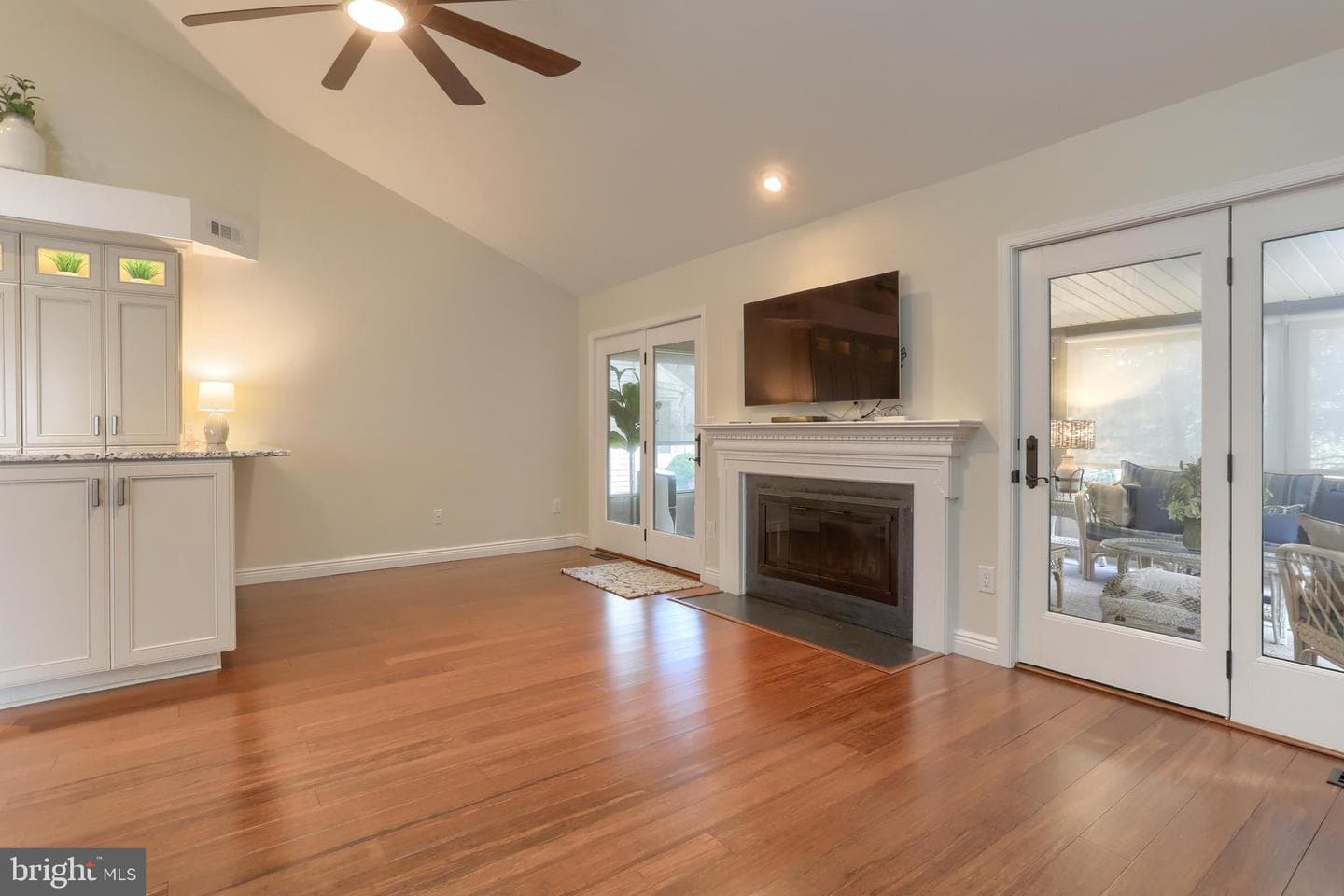 86 Cambridge Drive photo 20