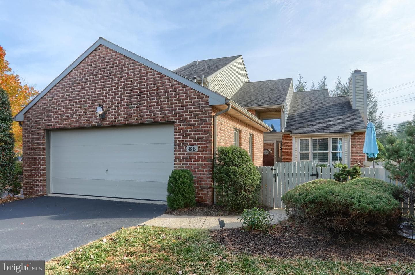 86 Cambridge Drive photo 3