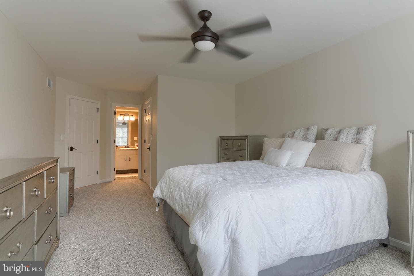 86 Cambridge Drive photo 35