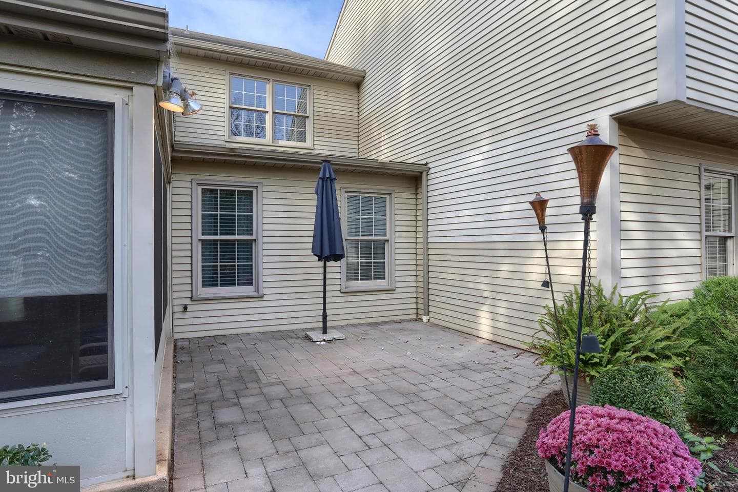 86 Cambridge Drive photo 45