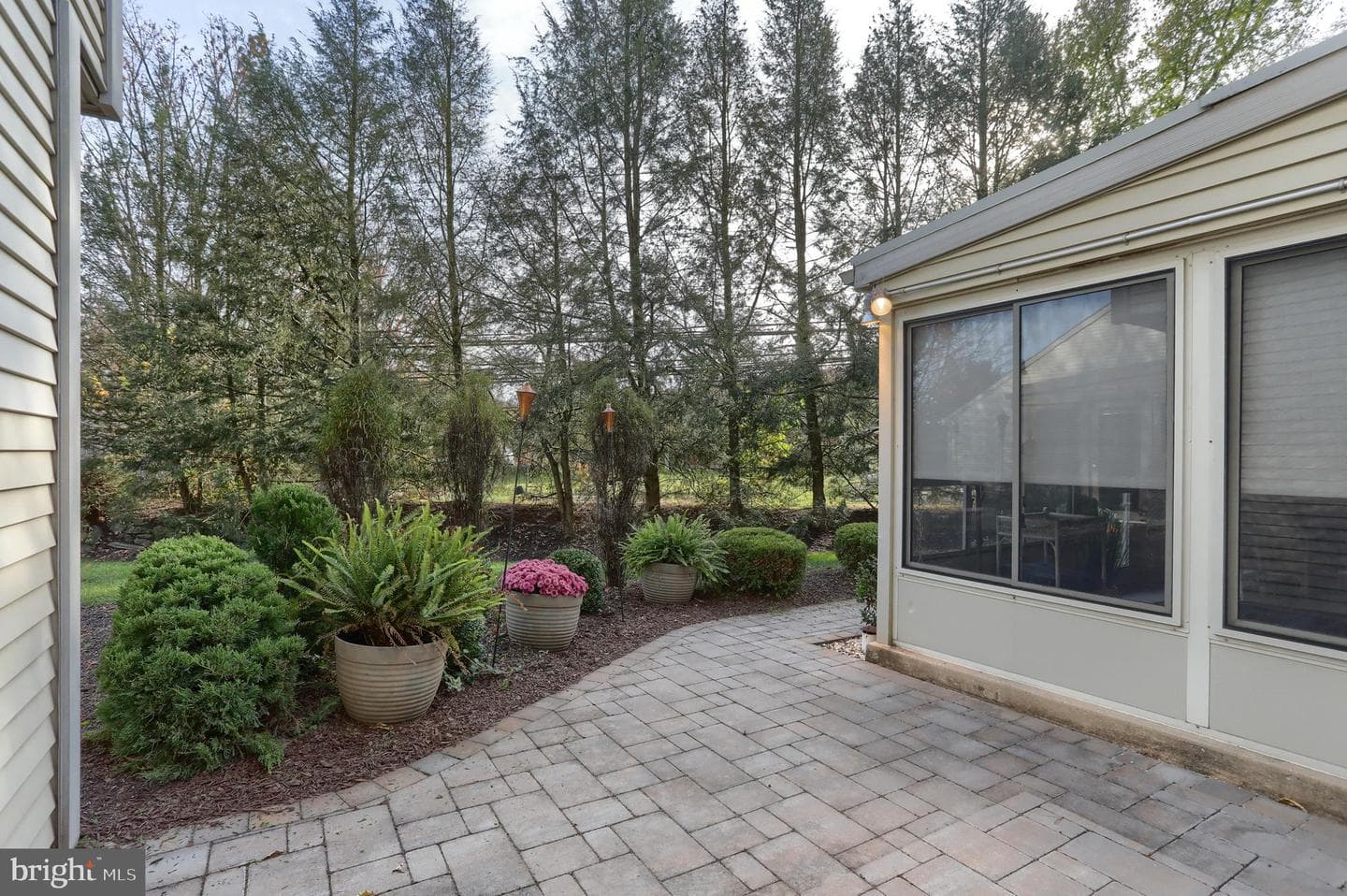 86 Cambridge Drive photo 46