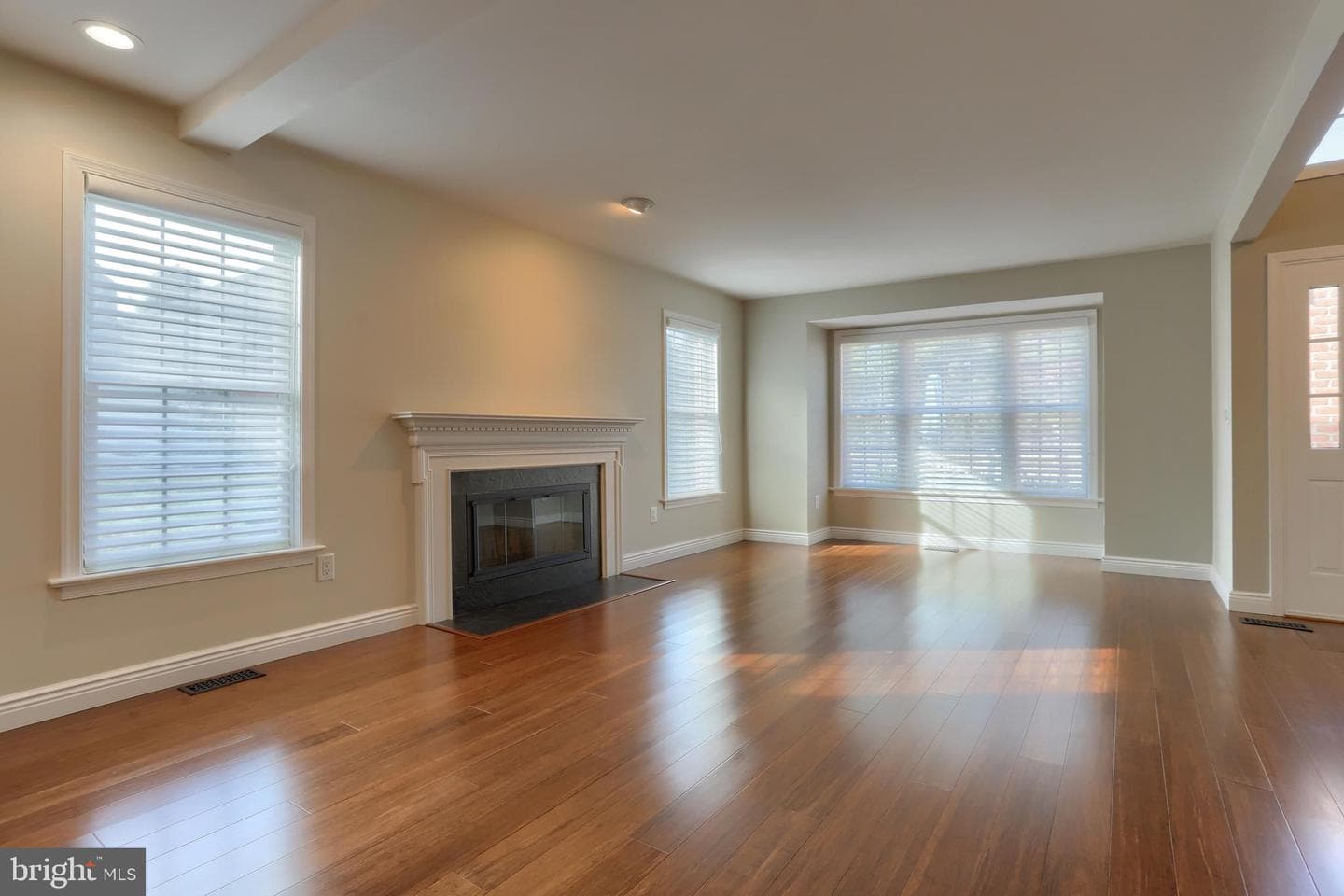 86 Cambridge Drive photo 9
