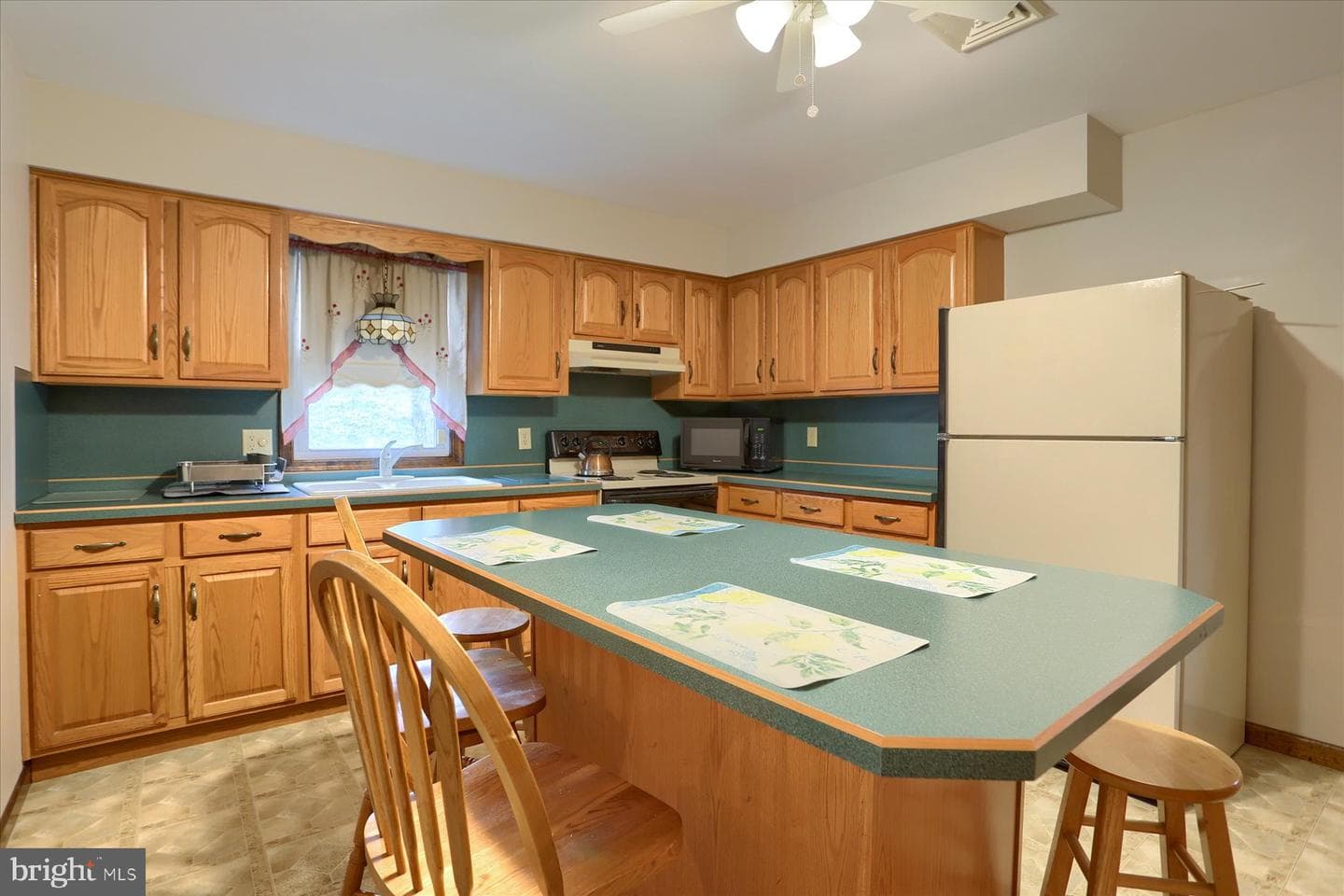 4 Ardmore Drive photo 6