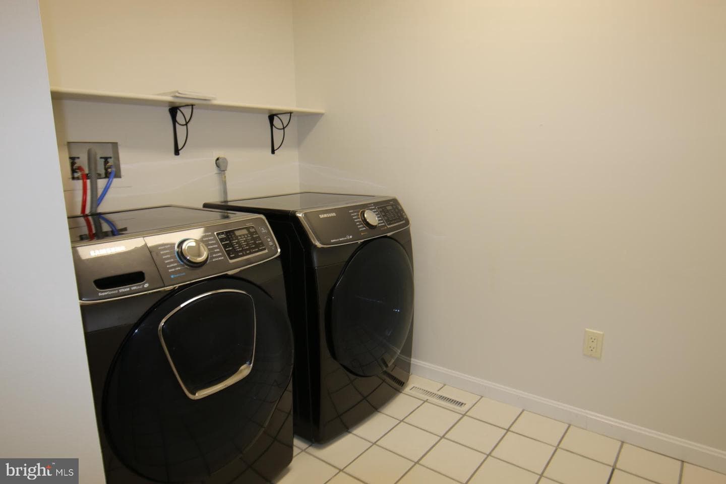 2139 Sycamore Drive photo 25