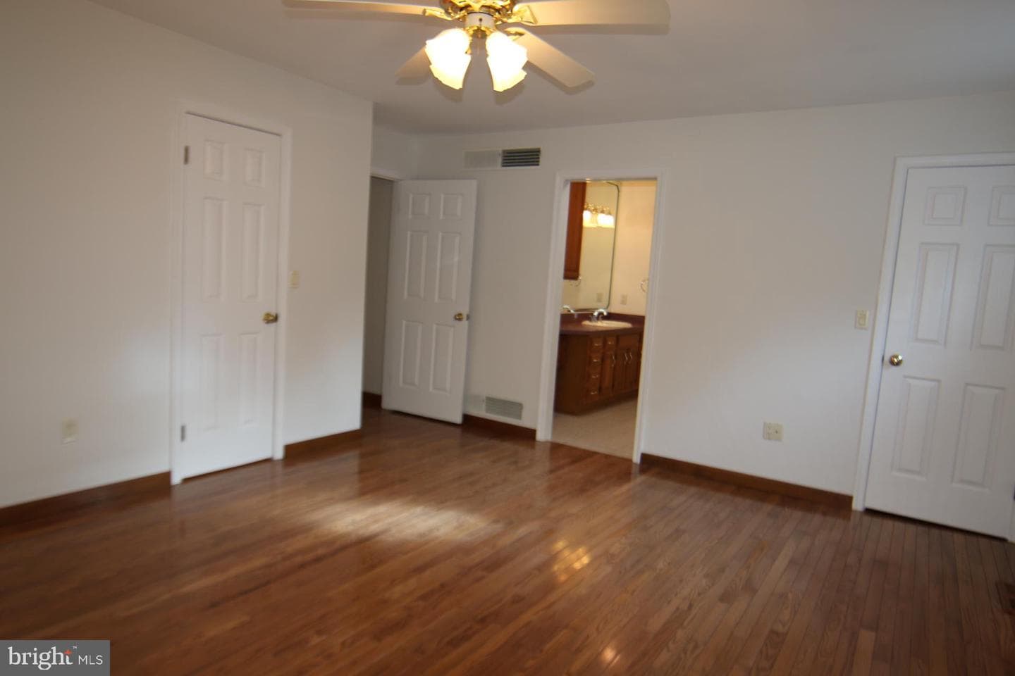 2139 Sycamore Drive photo 31