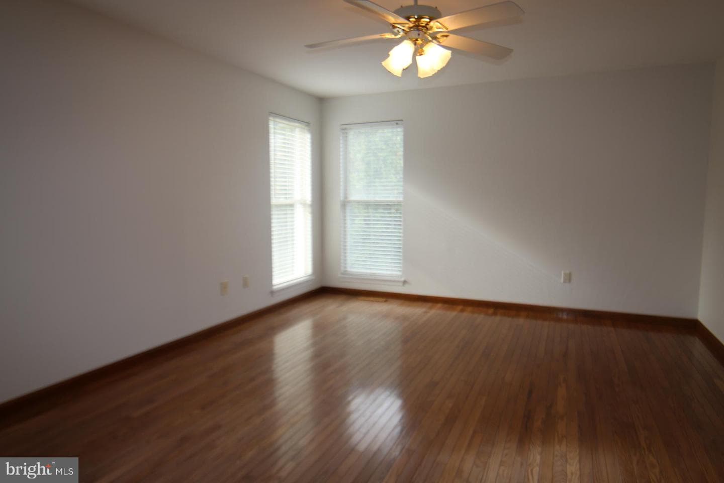 2139 Sycamore Drive photo 32