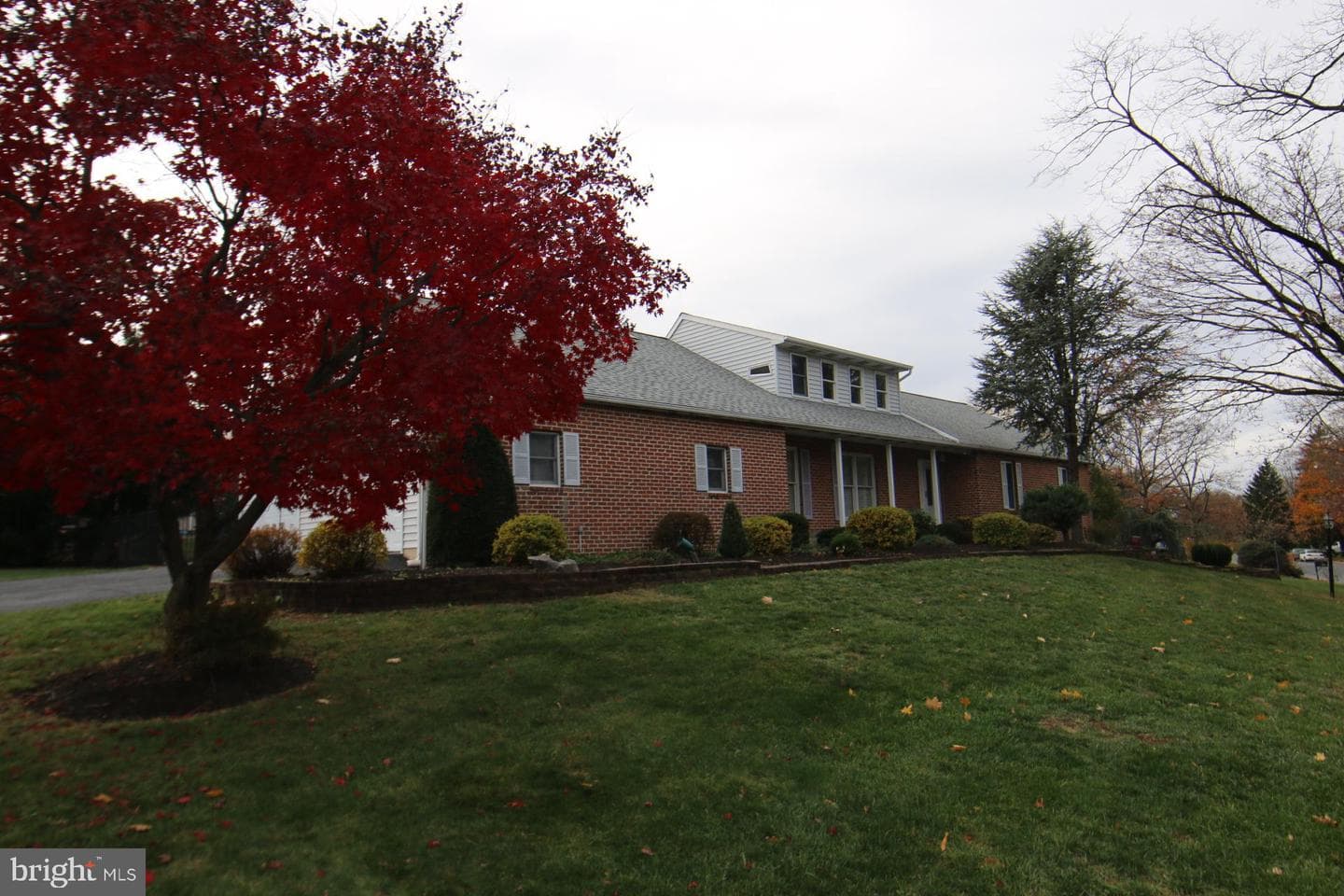 2139 Sycamore Drive photo 5