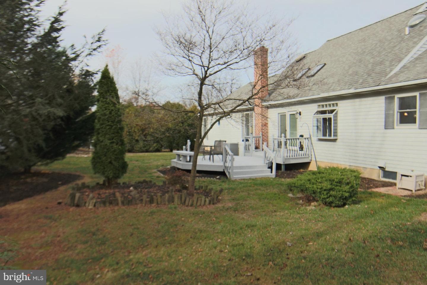 2139 Sycamore Drive photo 7