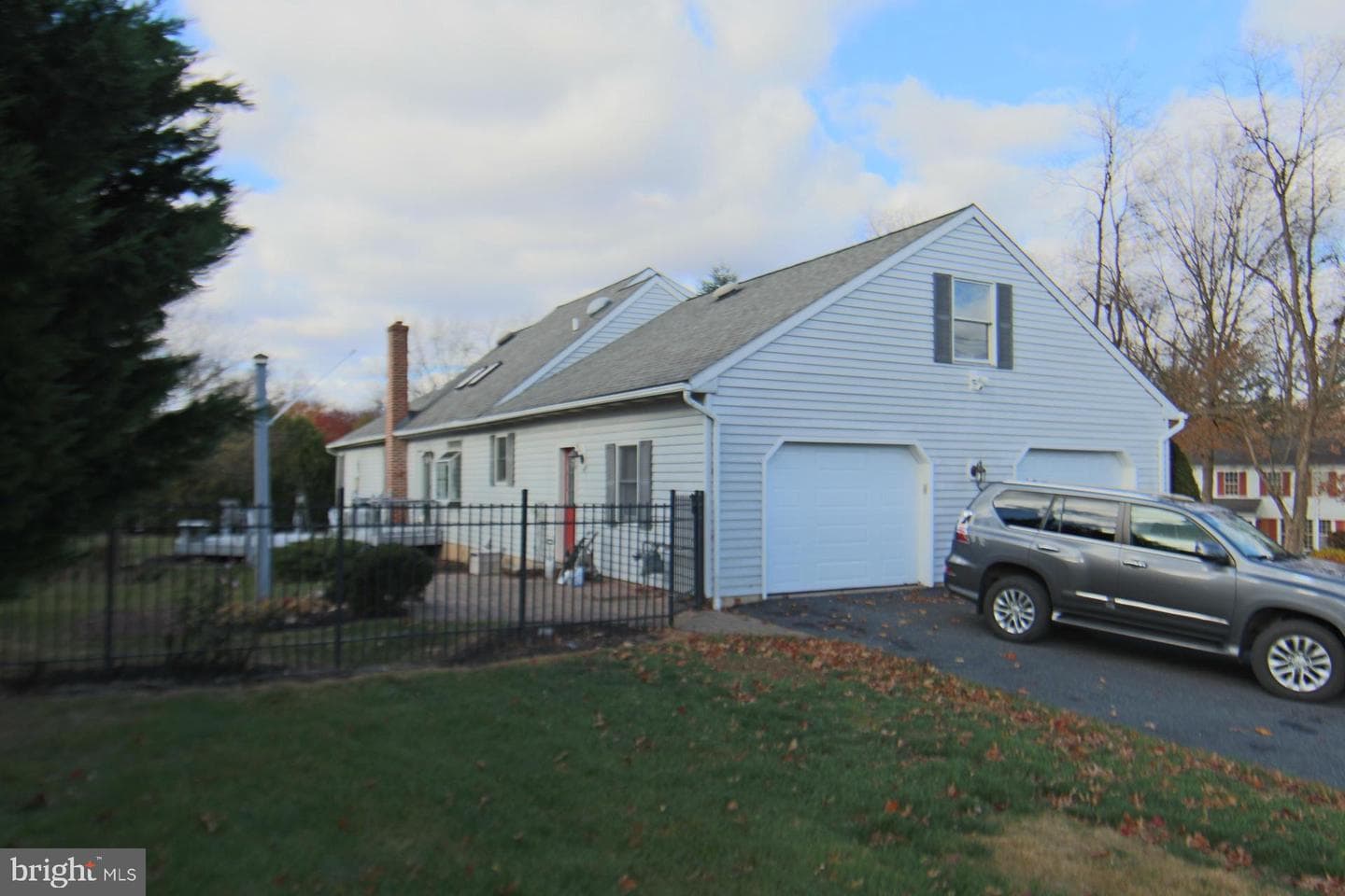 2139 Sycamore Drive photo 8