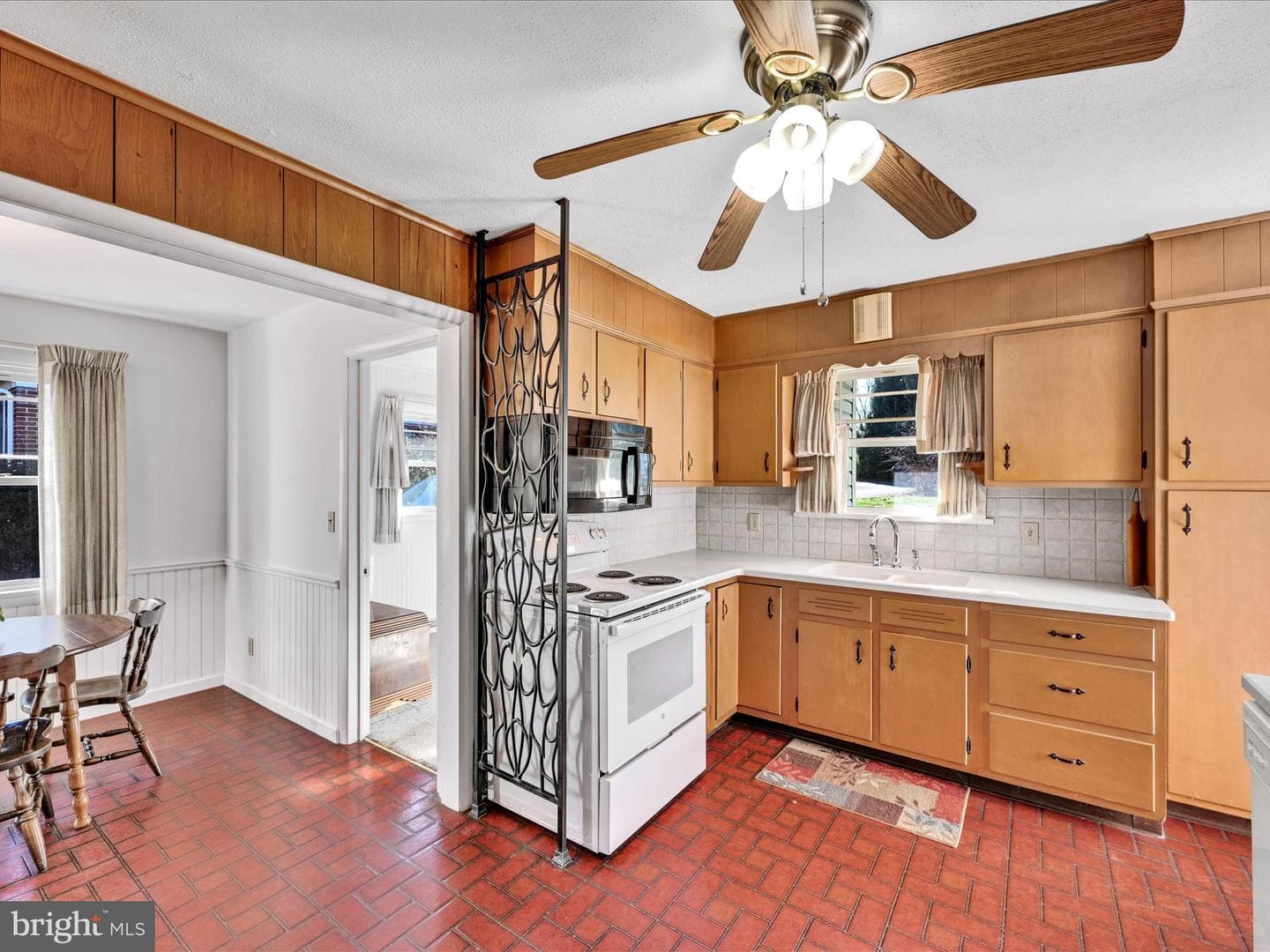 1246 E Derry Road photo 11